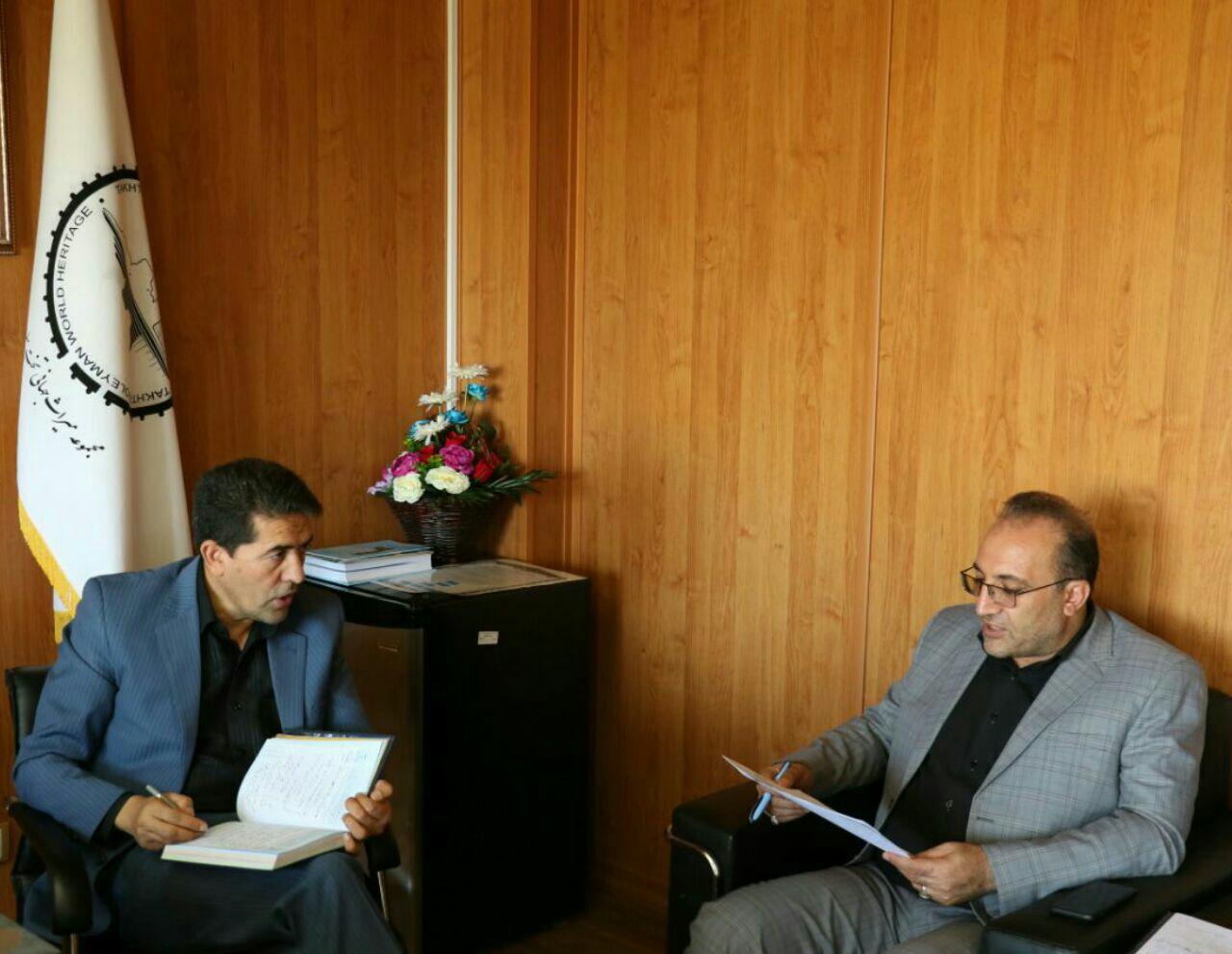 آسفالت بیش از ۱۶ کیلومتر از راه&zwnj;های روستایی شهرستان تکاب در قالب طرح ابرار تا پایان امسال