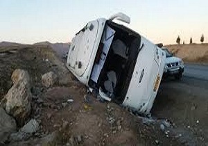 بی توجهی راننده به جلو حادثه ساز شد