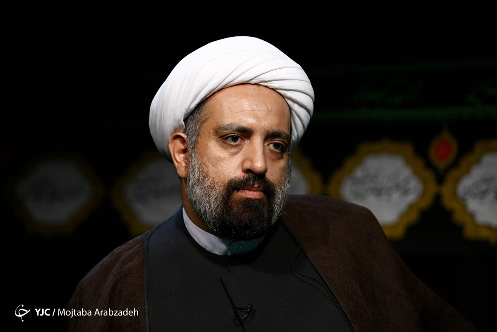 تیزر نهمین قسمت از برنامه &laquo;مثبت اشک&raquo; با حضور حجت الاسلام جواد محمد&zwnj;زمانی شاعر آیینی