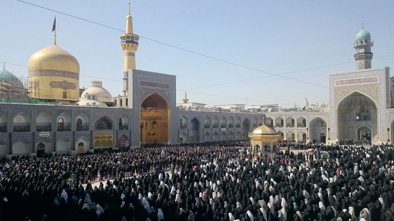 اقامه نماز ظهر تاسوعا در مشهد مقدس