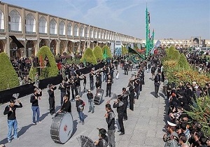 اجتماع دسته‌جات عزاداری در میدان امام (ره)