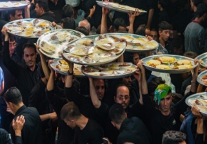 طبخ ۱۳ تن غذای نذری در روستای اراضی