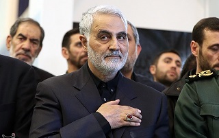 حضور سرلشکر قاسم سلیمانی در حرم امام حسین علیه&zwnj;السلام و هیئات عزاداری
