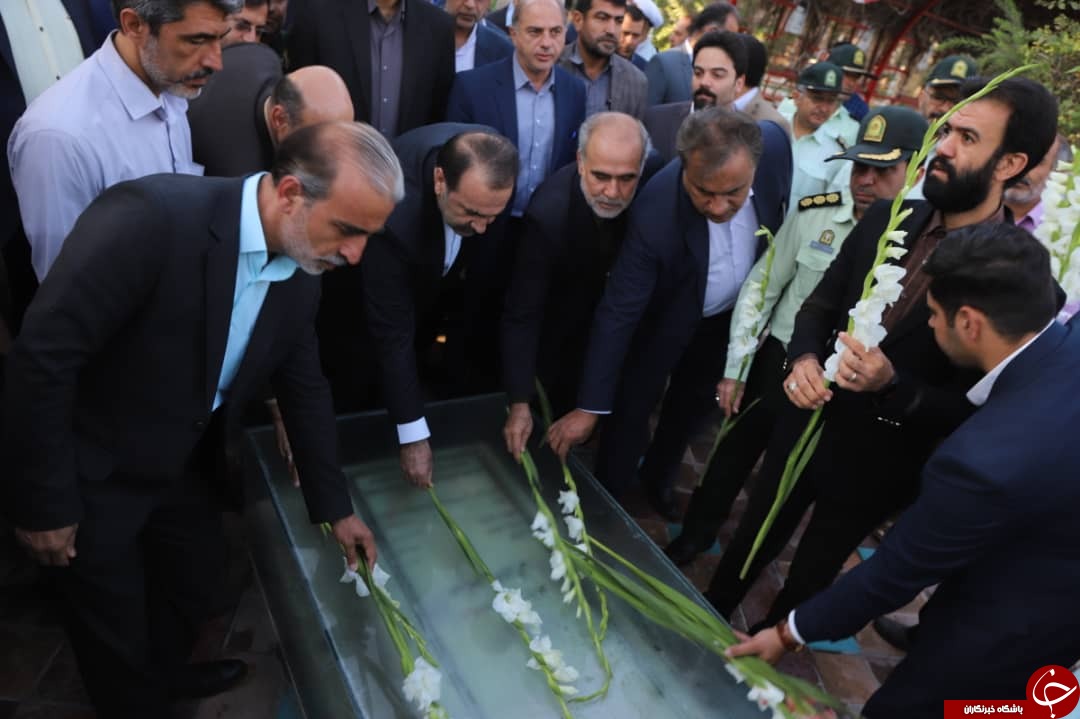 ادای احترام مدیران و مسئولان استان فارس به شهداء
