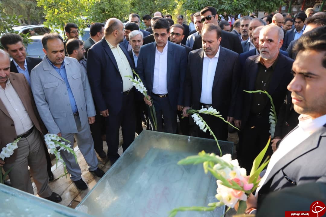 ادای احترام مدیران و مسئولان استان فارس به شهداء