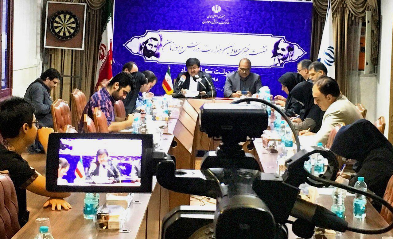 احمدی: تا چند هفته دیگر فرآیند تکمیل ورزشگاه&zwnj;ها به پایان می&zwnj;رسد&nbsp;/ جای خالی موزه ورزش حس می&zwnj;شد/ منعی برای حضور بانوان در بازی&zwnj;های ملی وجود ندارد