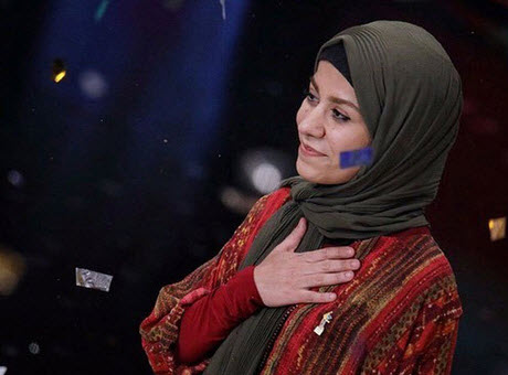 استقبال مردم از ستاره عصرجدید در فرودگاه اهواز +فیلم