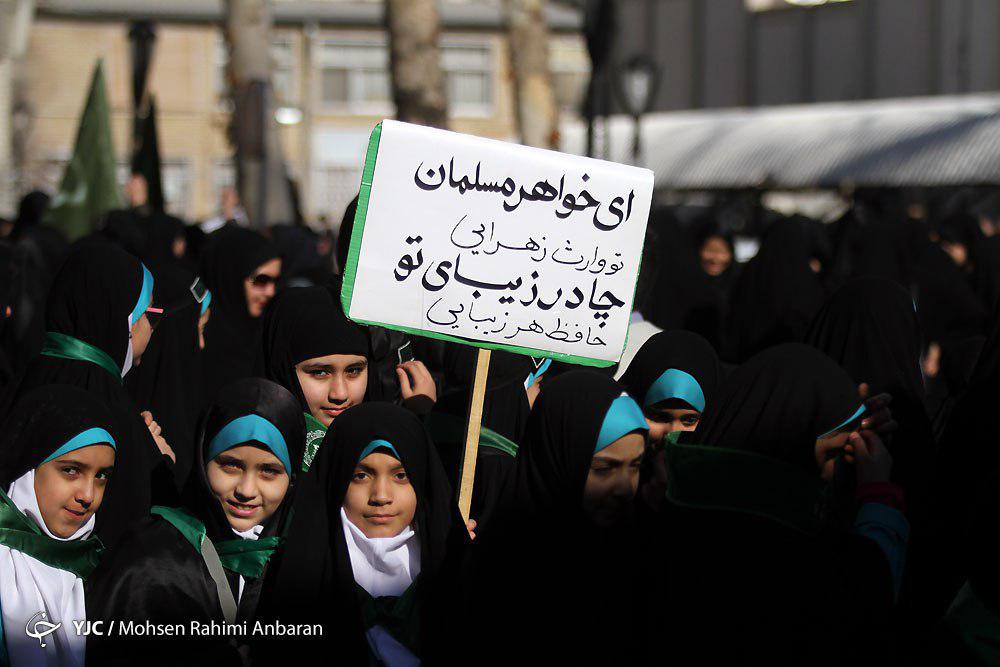 تولیدکنندگان داخلی در جبهه تهاجم فرهنگی، تنها هستند/ تصمیم گیری در دست مردودی&zwnj;های حوزه پوشاک است/ یارانه و ارز دولتی به تولید کنندگان تعلق نمی&zwnj;گیرد