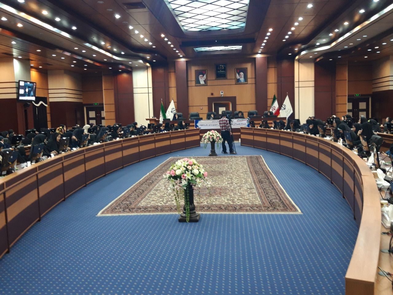 نشست بانوان منتخب استان مرکزی با ابتکار