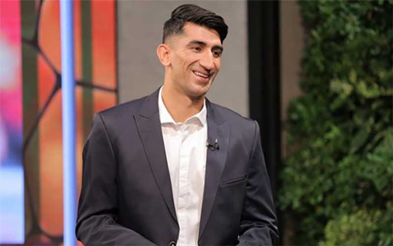 انتخابم به عنوان مرد سال فوتبال ایران کارم را سخت تر می کند