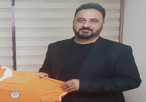 سنجری استعفا داد/ خورشیدی سرمربی شهرداری شد