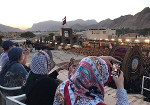 حضور بیش از ۱۲۰۰ گردشگر معنوی در یزد/ گردشگران اروپایی در صدر گردشگران محرم