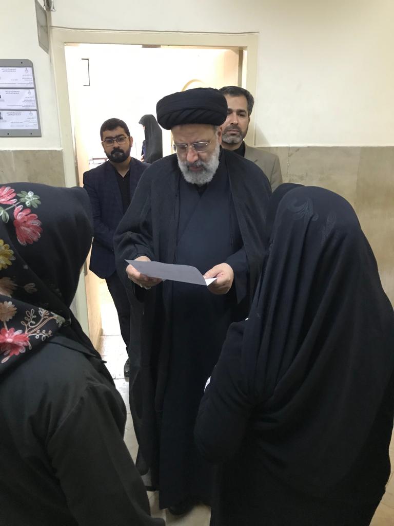 بازدید سرزده رئیس قوه قضایی از مجتمع قضایی مطهری +عکس