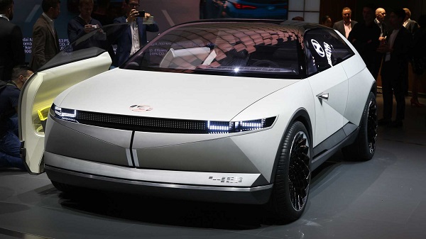 نگرشی مفهومی از گذشته به آینده؛ خودروی Hyundai 45