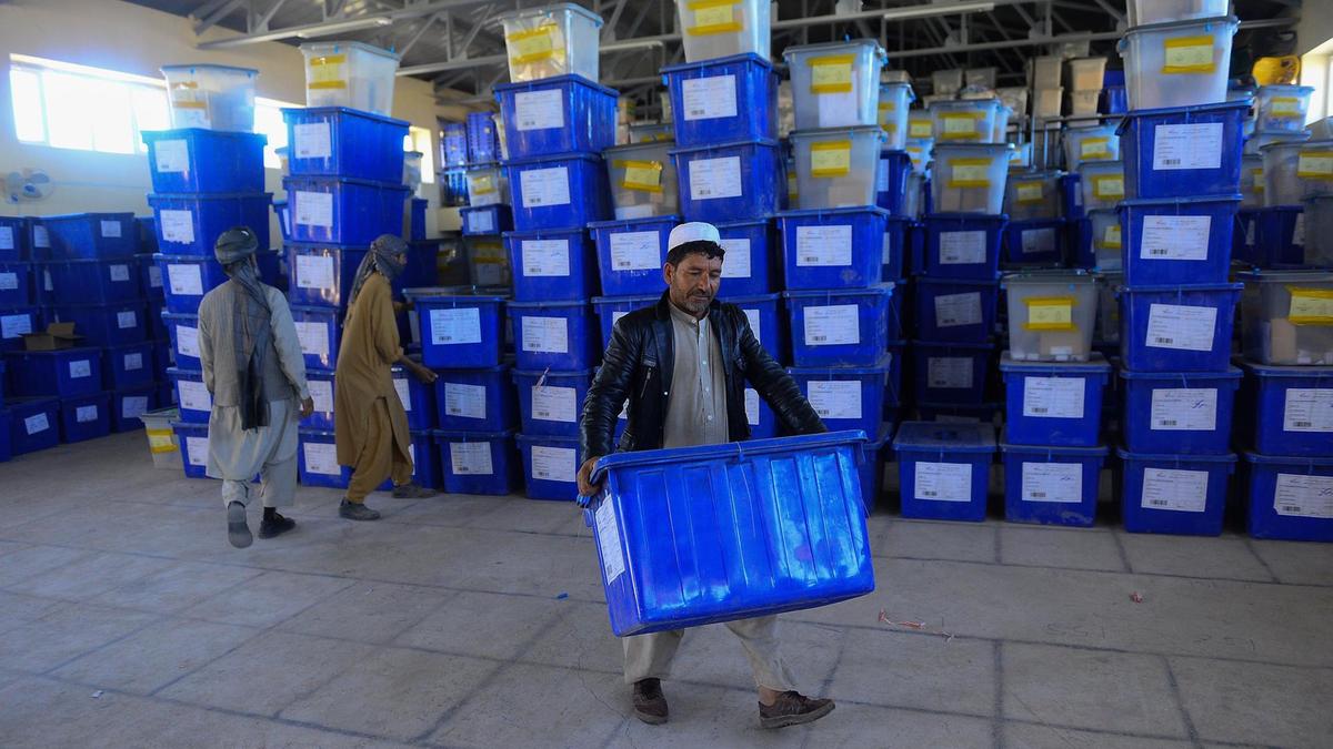 مواد انتخاباتی هنوز به 19 ولایت منتقل نشده است