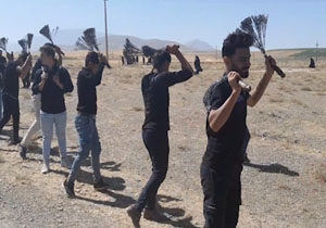دسته عزاداری روستای مغانک سفلی در روز عاشورا + فیلم
