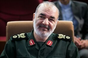 حضور سردار سلامی در آق قلا برای مرمت و بازسازی یکی از مدارس+ فیلم