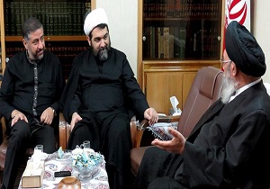 جوانان باید بدون ترس و خجالت سؤالات خود را مطرح کنند