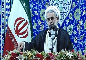 عاشورا رمز رسیدن به پیروزی انقلاب اسلامی بود