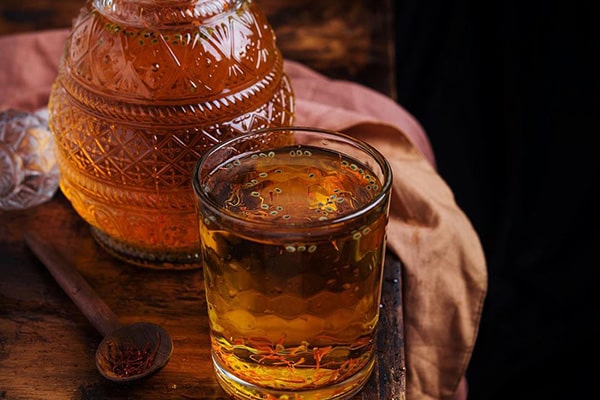 شربتی انرژی زا که نشاط را ب شما بازمی&zwnj;گرداند/ بی اشتهایی کودکانتان را با ترکیب عسل و گلاب درمان کنید