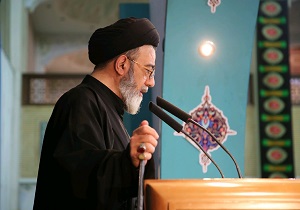 هشدار امام جمعه تبریز درباره جریان شهید زدایی