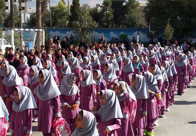شوق آغاز مهر در سطح شهر؛ ناآشنایی دانش&zwnj;آموزان محروم با مدرسه؛ هر اتاقکی مدرسه نیست