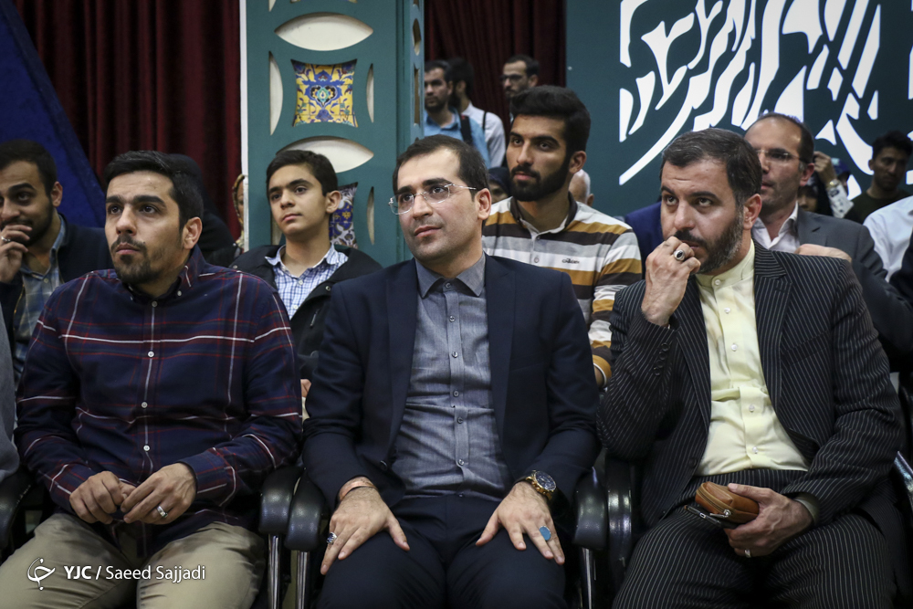 پررنگ&zwnj;ترین نقش در هیئت را شاعر دارند / بعضی دکلمه ها از مداحی تاثیرگذارتر است / در دستگاه&zwnj;های دولتی حمایتی از شعر آیینی نمی&zwnj;شود /