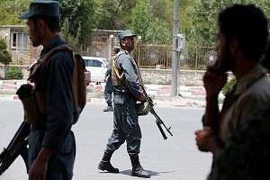 دو پلیس افغانستانی به روی همکارانشان آتش گشودند