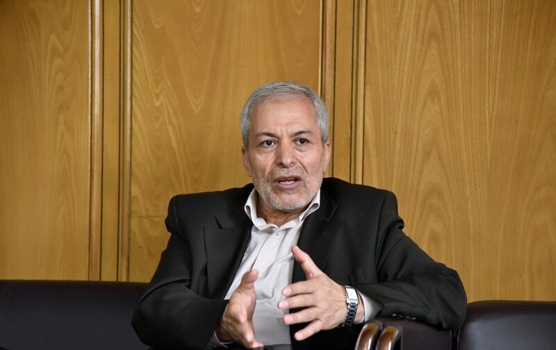 تاپ یکشنبه/////// طرح ممنوعیت تردد خودرو&zwnj;های پلاک شهرستانی در تهران کلید می&zwnj;خورد/ غیر تهرانی&zwnj;ها عامل نیمی از ترافیک پایتخت