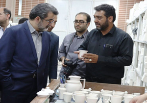 بازدید معاون وزیر کشور از طرح‌های ۱۰ شهرستان در فارس