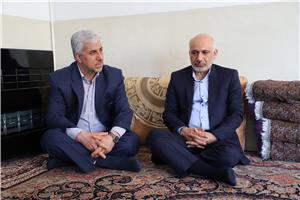 تقدیر مدیرکل کمیته امداد امام از مدیرکل امور مالیاتی استان ایلام تقدیر مدیرکل کمیته امداد امام از مدیرکل امور مالیاتی استان ایلام