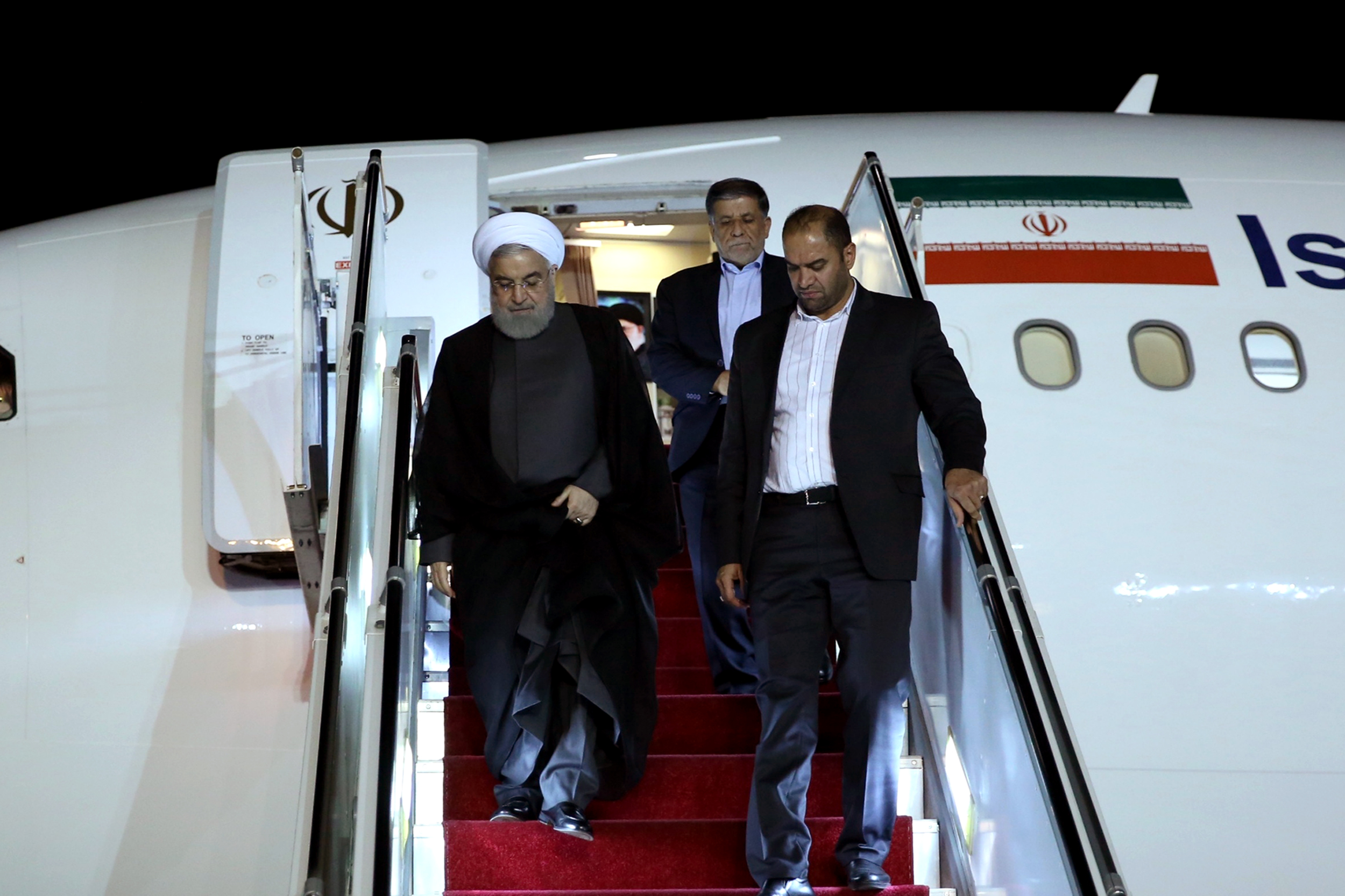 حجت&zwnj;الاسلام روحانی وارد تهران شد