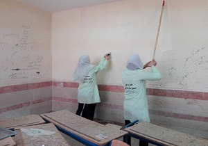دانش آموزان دختر بسیجی رنگ بر چهره مدارس اهواز می‌ریزند