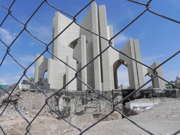 آسیب گورستان ۸۰۰ ساله شاعران زیر باران و برف