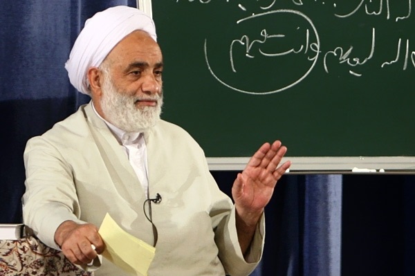 داستان دختری که مادرش را نمازخوان کرد +فیلم // رفتار با شخص بی نماز را از این دختر یاد بگیر