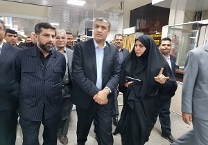 وزیر راه و شهرسازی در راس هیاتی وارد فرودگاه آبادان شد
