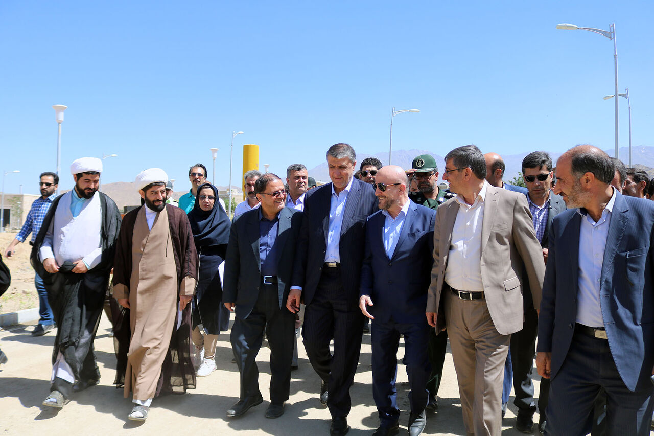 وزیر راه و شهرسازی از پایانه مرزی مهران بازدید می&zwnj;کند