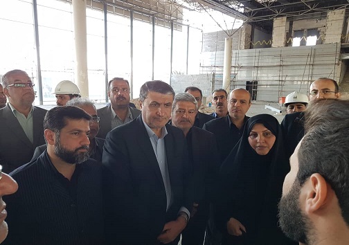 وزیر راه و شهرسازی در راس هیاتی وارد فرودگاه آبادان شد