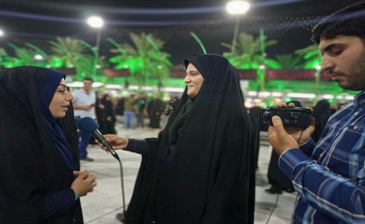 اینجا کلمات به احترام شما تمام قد می ایستند