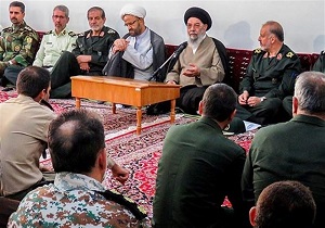 قبل از انقلاب اسلامی می‌گفتند انسان‌های عقب افتاده به دنبال دین می‌روند