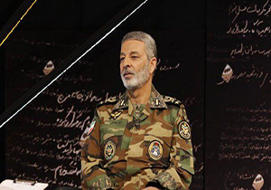 مدرک داوری و مربیگری فوتبال فرمانده کل ارتش + فیلم