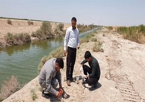 نمونه برداری از وضعیت فاضلاب‌های شرکت‌های صنعتی در شادگان