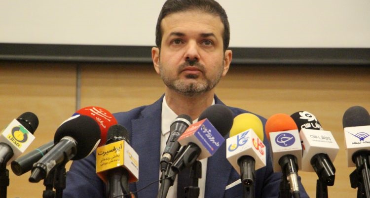 چرا استراماچونی مترجم نداشت؟