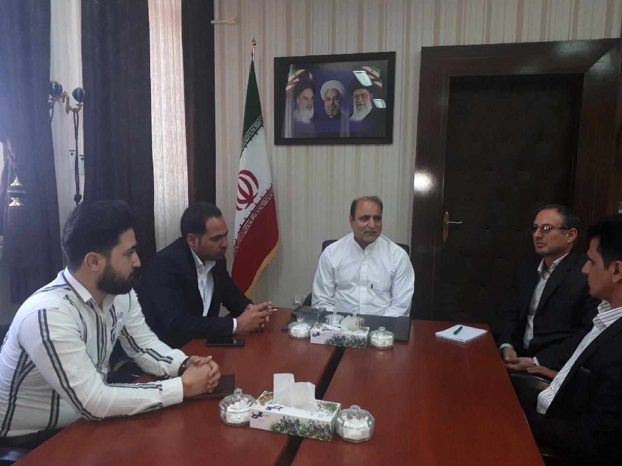 جوانان باید خود را ثابت کنند