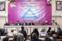 آیت الله علم الهدی تمام قد حامی پیشرفت استان است. و الگوی مثلث توسعه اقتصادی فرهنگی است