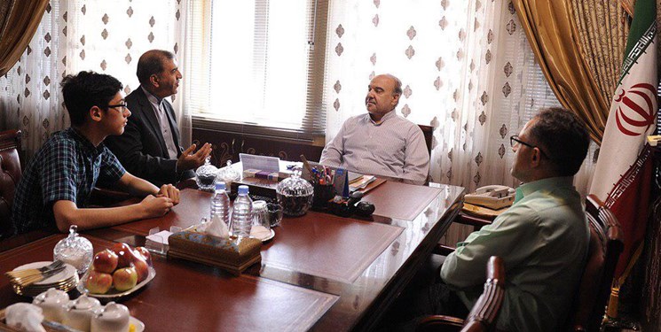 سوپر استاد بزرگ شطرنج ایران با وزیر ورزش دیدار کرد