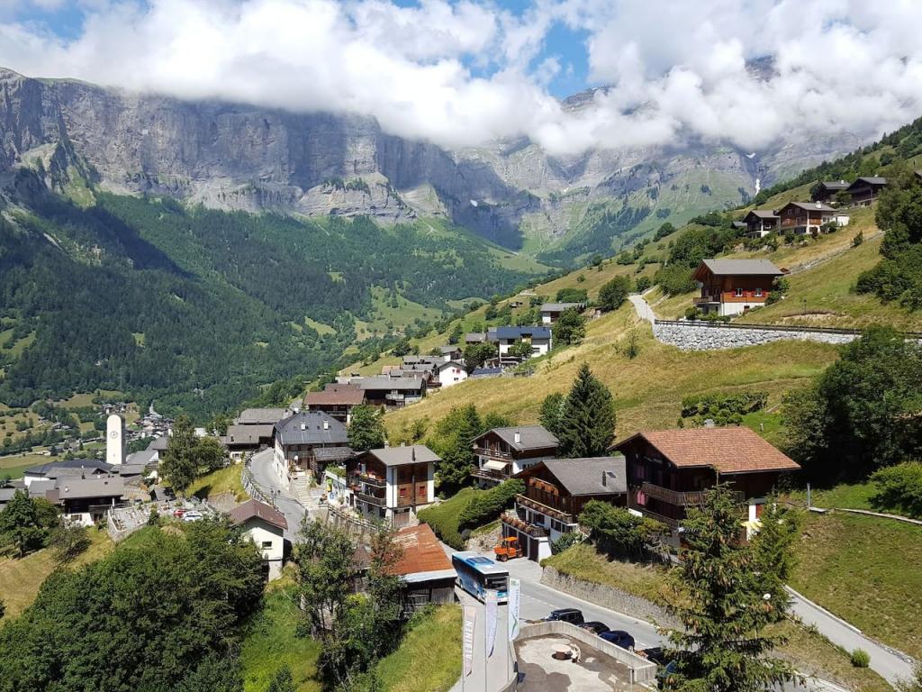 عجیب‌ترین روستا‌های ایران/ از سرزمین نابینایان و دوقلو‌ها تا سکونتگاه مردم اروپایی در دل کشور! + تصاویر