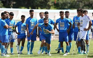 حضور مدیران در اردوی استقلالی‌ها قبل از شهرآورد ۹۰