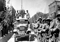 چتر نجات پاره محمدرضا پهلوی در ۱۵ خرداد + فیلم