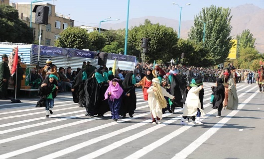 مراسم رژه هفته دفاع مقدس در همدان حسینی شد+ عکس